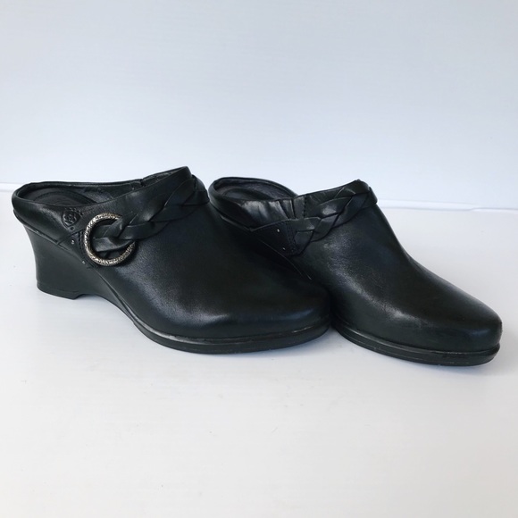 ariat clogs black